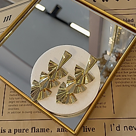 Gold Yaprak Model Küpe